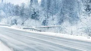 Utrzymanie zimowe dróg - pługi odśnieżne i posypywarki